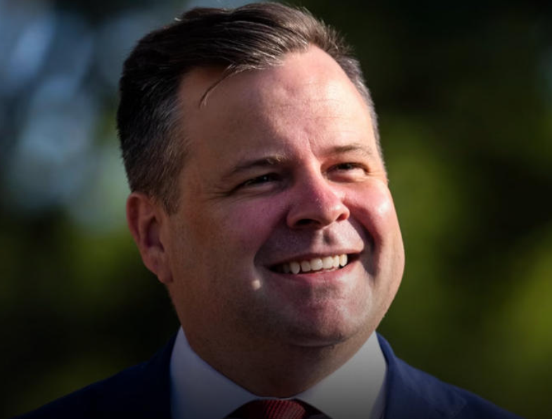 Real Estate Executive Tapped to Head U.S. Intelligence, Trump’s Pick Sparks Cross-Party Controversy